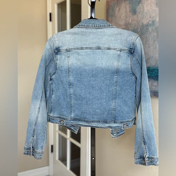 KanCan Los Angeles Light Wash Distressed Denim Jean Jacket Size Medium Stretch - Picture 3 of 5